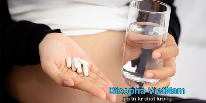 Thuốc sắt và canxi cho bà bầu nên uống cách nhau không uống cùng lúc